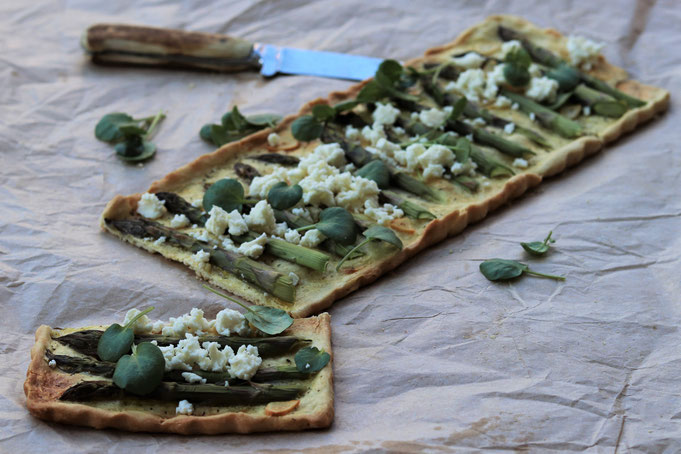 Spargel-Flammkuchen