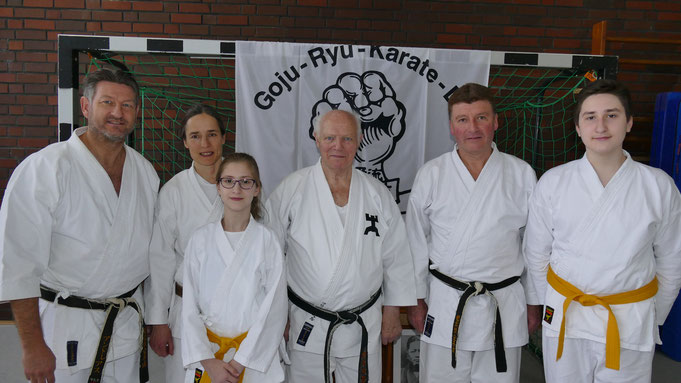 Von links: Andi, Regine, Patricia, Hanshi Fritz Nöpel, Micha und David