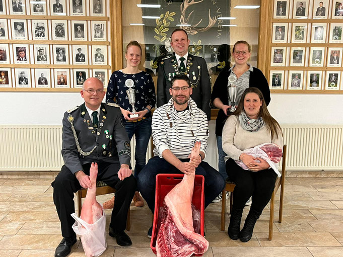 stehend v.l.n.r.: Katharina Ohlhoff, Stephan Heins, Corinna Neuendorf | sitzend v.l.n.r.: Frank Messmer-Nehm, Christian Kroon, Kim Luhmann
