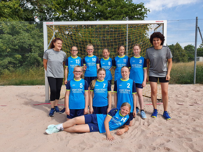 Mannschaftsfoto der weiblichen D-Jugend Handballmannschaft