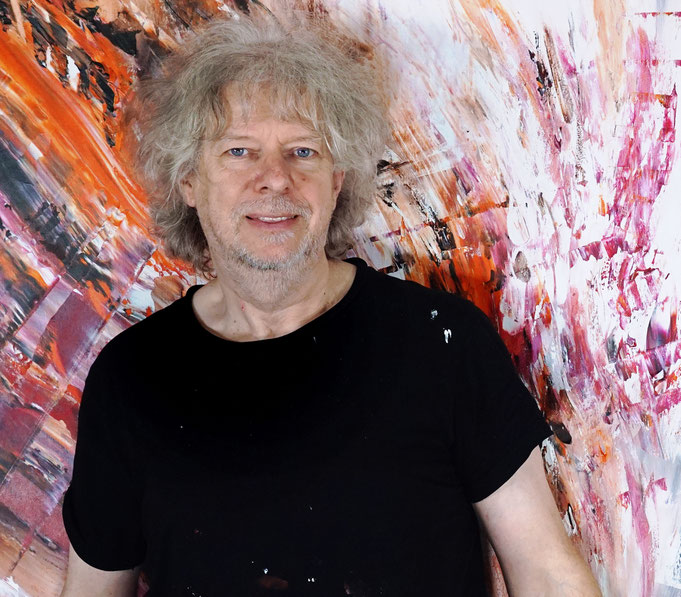 ... gerade fertig gemalt: Peter Nottrott mit Life Paths XL 1