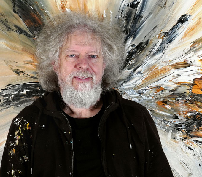 ... gerade fertig gemalt: Peter Nottrott mit Nature Adventure L 28