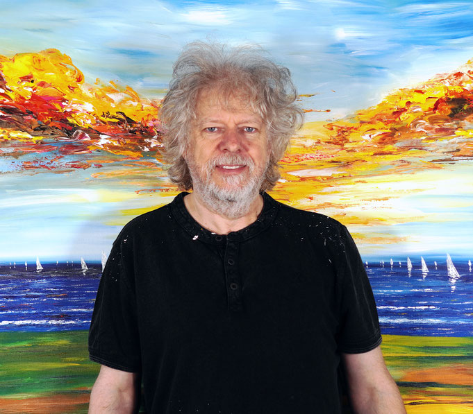 ... gerade fertig gemalt: Peter Nottrott mit Seaside Sailing Holidays XL 1