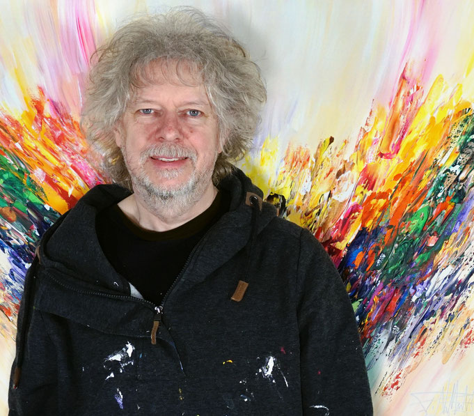 ... gerade fertig gemalt: Peter Nottrott mit Positive Energy S 7