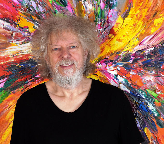 ... gerade fertig gemalt: Peter Nottrott mit Red Energy S 5