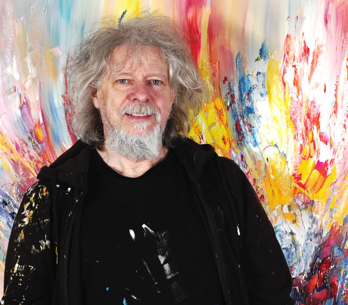 ... gerade fertig gemalt: Peter Nottrott mit Celebrate Every Day M 1