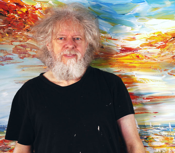 ... gerade fertig gemalt: Peter NBottrott vor Seaside Sailing Impressions XL 29