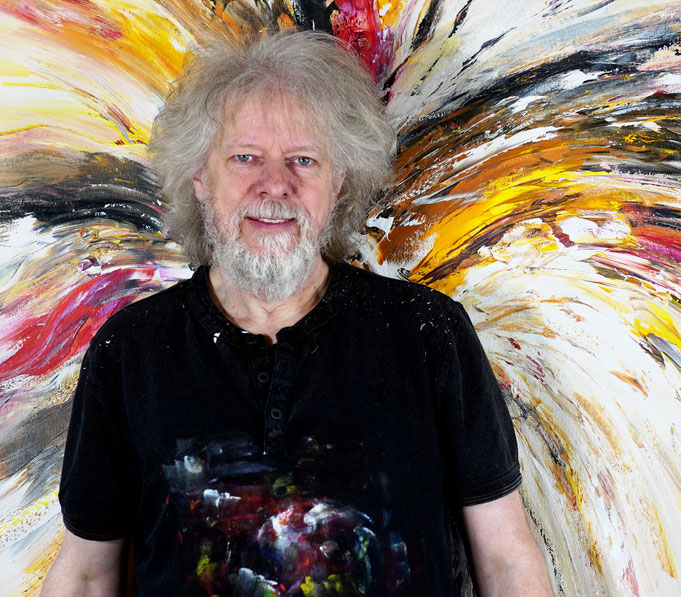... gerade fertig gemalt: Peter Nottrott mit Nature Adventure L 27