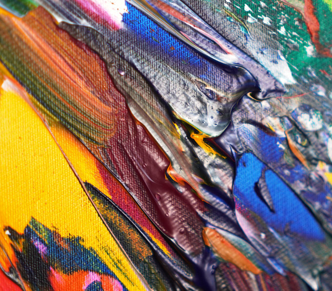 Detail des abstrakten, rot bunten Gemäldes