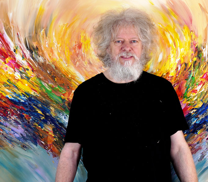 ... gerade fertig gemalt: Peter Nottrott mit Positive Energy XXL 19