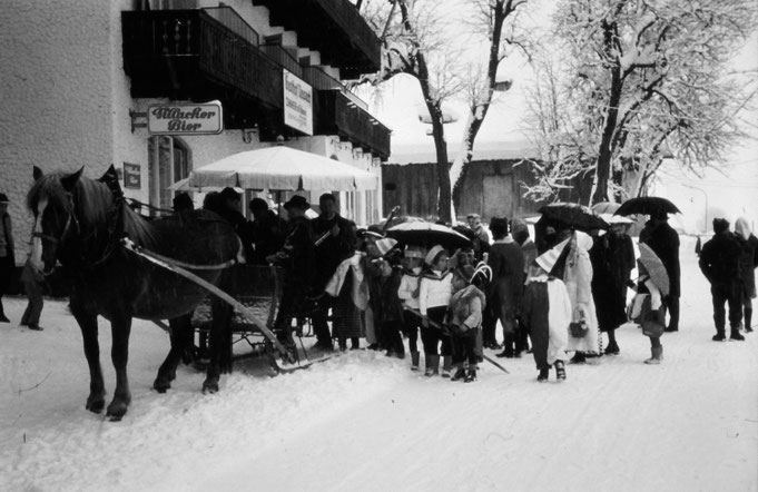 Faschingsumzug 1968 - beim Neusacher Hof - Rupitsch, Weißensee, Susi Draxl