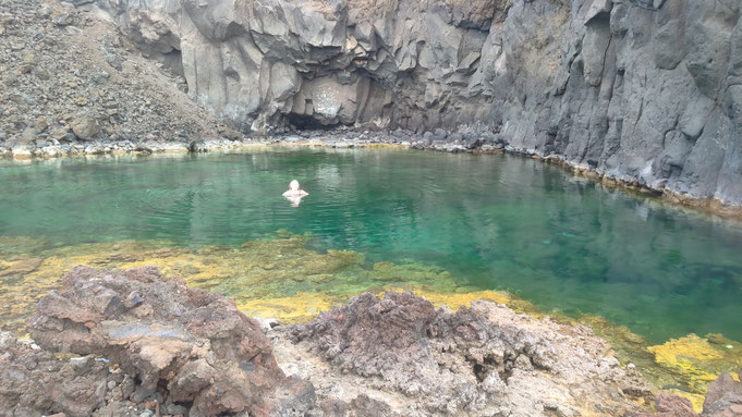 Lagune in der Vulkanlandschaft