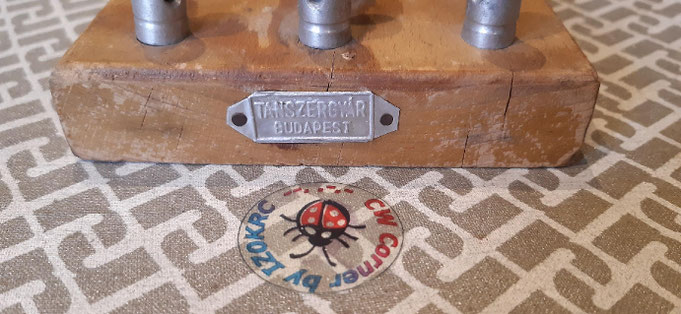 Calderoni Camelback key a tre contatti, particolare della targa