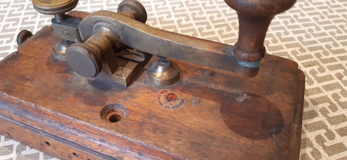 Camelback key Deckert und Homolk