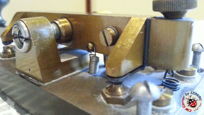 Swedish optical telegraph key  -  particular of  low noise contact system