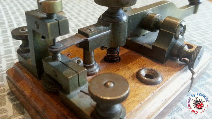 Very eraly Lindholm & Wikstrom morse key  -  particular of electrical contact and regulation system