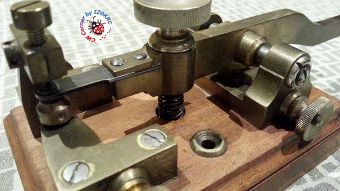 Very early Ericsson long lever key - particular of eletrical contact and regulations ystem