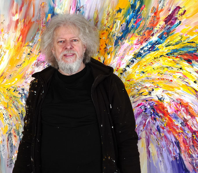 ... gerade fertig gemalt: Peter Nottrott mit Celebrate Every Day XXL 1