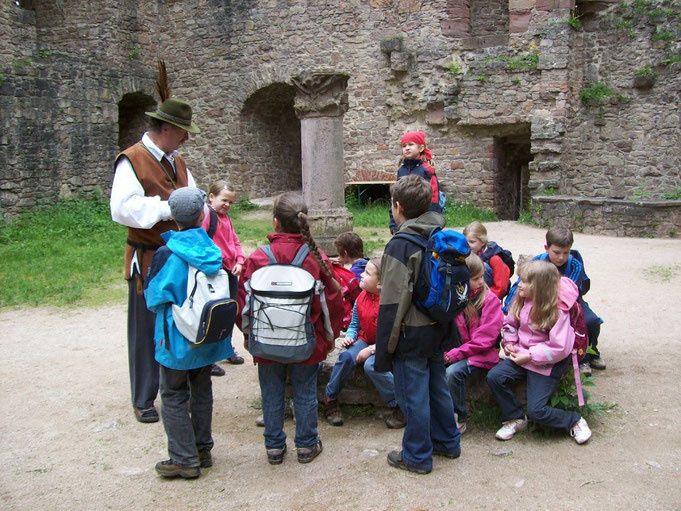 Schüler beim Projekt Sagenhaft Grenzüberschreitend
