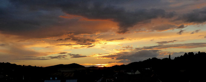 Sonnenuntergang im Spätsommer an der Harzkante entlang