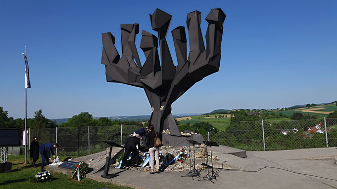 Eine der Gedenkstätten auf dem Areal des KZ Mauthausen | Bild: Miklós Klaus Rózsa