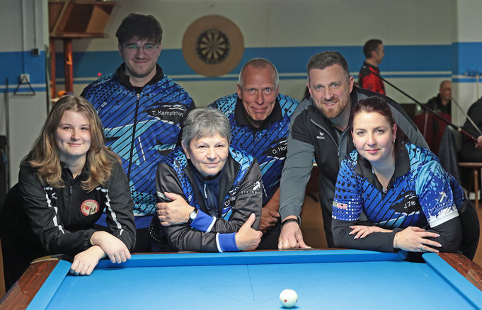 Fabienne Szymanek, Tim Kampfmann, Christa Chevalier-Eizenhöfer, Oliver Horn, Dennis Steinmetz und Jasmina Gollas (v. l. n. r.)