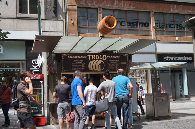 Trdelnik - Trdlo mit Eis und Nutella aus Prag - suesser Snack
