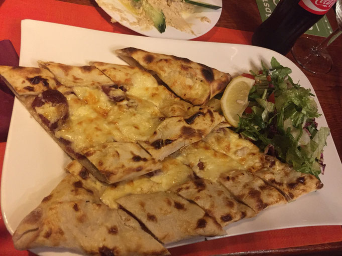 Asmali Konak Restaurant Koeln Keupstrasse | Pide mit Sucuk und Kaese | Erfahrungsbericht