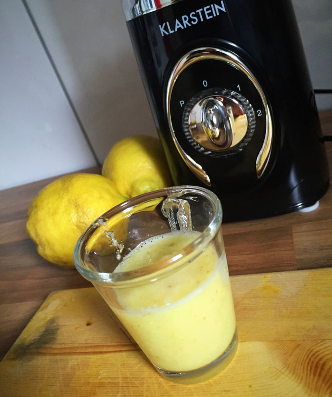 Fit in den Tag mit einem Ingwer-Apfel-Zitrone - Shot l Ingwer Shot