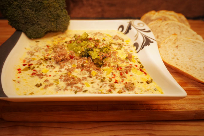 einfache Kaese Brokkoli Lauch Hackfleisch Suppe mit Schmelzkaese