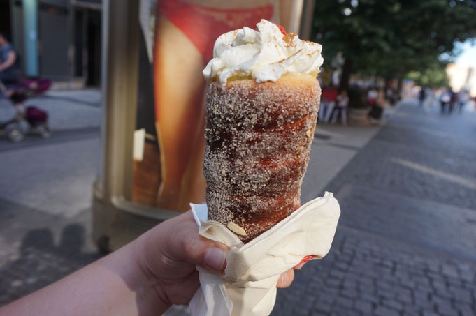 Trdelnik - Trdlo mit Eis und Nutella aus Prag - suesser Snack