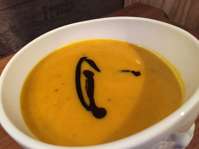 einfache 1a Kuerbissuppe | mit Ingwer und Curry | Kabak corbasi