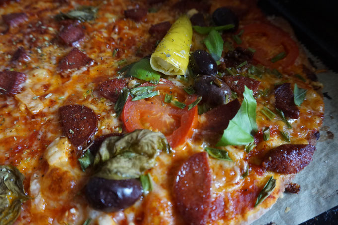 orientalische Pizza|mit Sucuk|der Teig muss nicht gehen