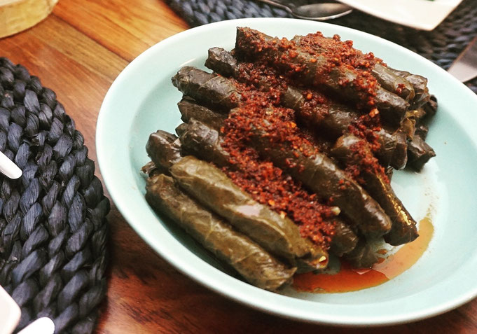 Gefuellte Weinblaetter mit Hack und Minze|Zeytinyaglı Sarma
