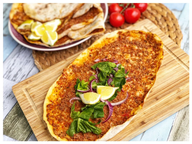 Rezept Tarifi selbstgemachte tuerkische Lahmacun Pizza