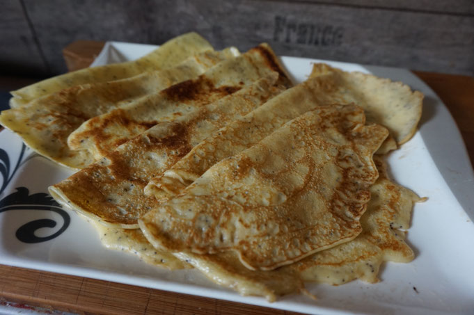 Rezept leckere Mohn-Pfannkuchen Eierkuchen krep
