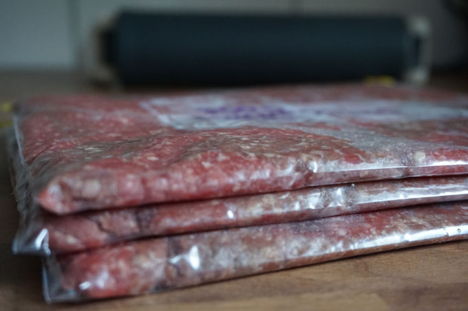 Wie friere ich Hackfleisch richtig ein? Tipps der Maus
