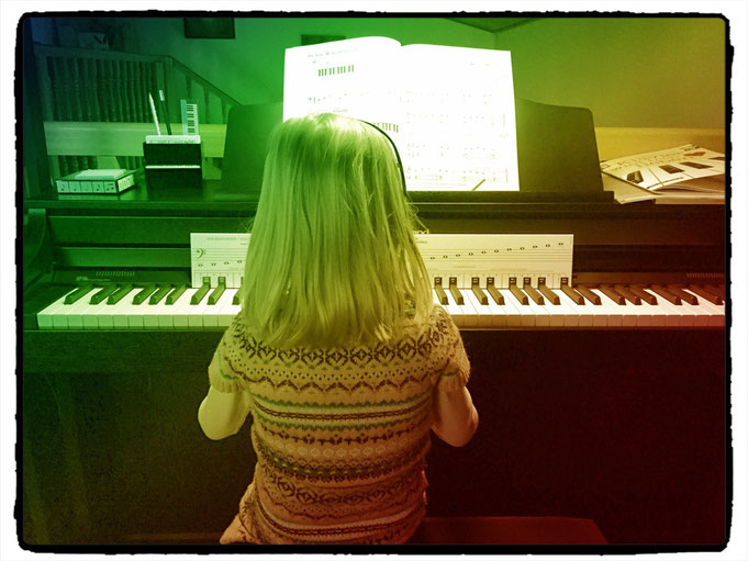 Marlena am Piano