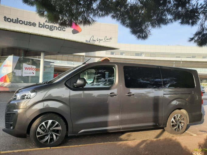 VAN GROUPE AEROPORT TOULOUSE BLAGNAC GERS