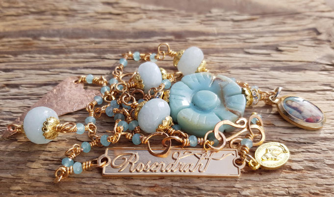 Rosendraht Rosendraht.de webshop Schmuck online Manufaktur handgemacht Schmuckdesign Design Designerschmuck Unikate Goldschmuck Edelsteinschmuck Armband Halskette Kette Marienmedaille Maria Jesus Charm Anhänger Herz Kreuz Jade Amethyst lila magenta 2in1