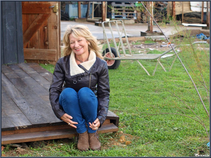 Caroline Grossot, à "La Cabane à Ludo" au Port du Canal à Gujan-Mestras,  Bassin d'Arcachon 