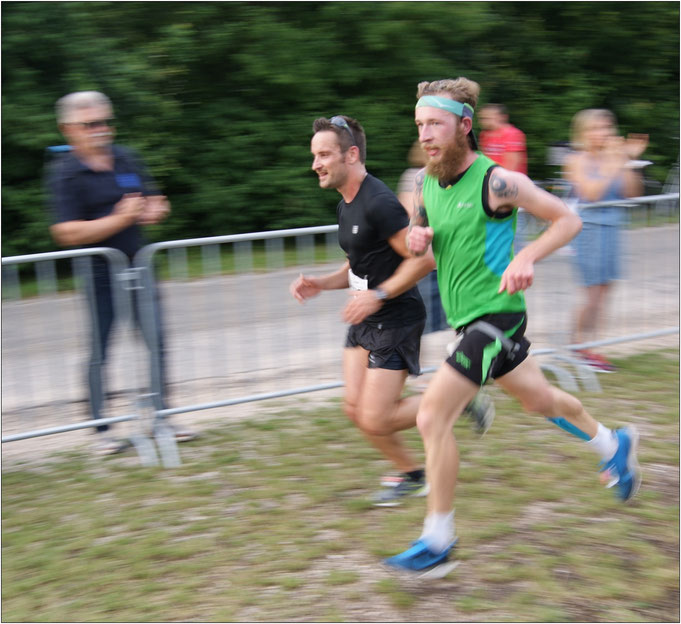 Unser gemeinsamer Zieleinlauf beim Altmühlseelauf 2016.