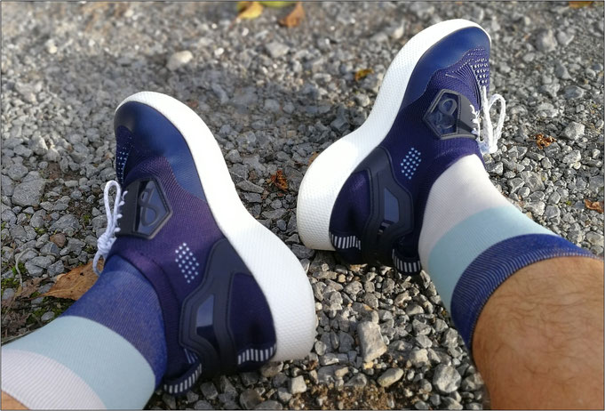 Farblich abgestimmt mit INCYLENCE-Laufsocken.