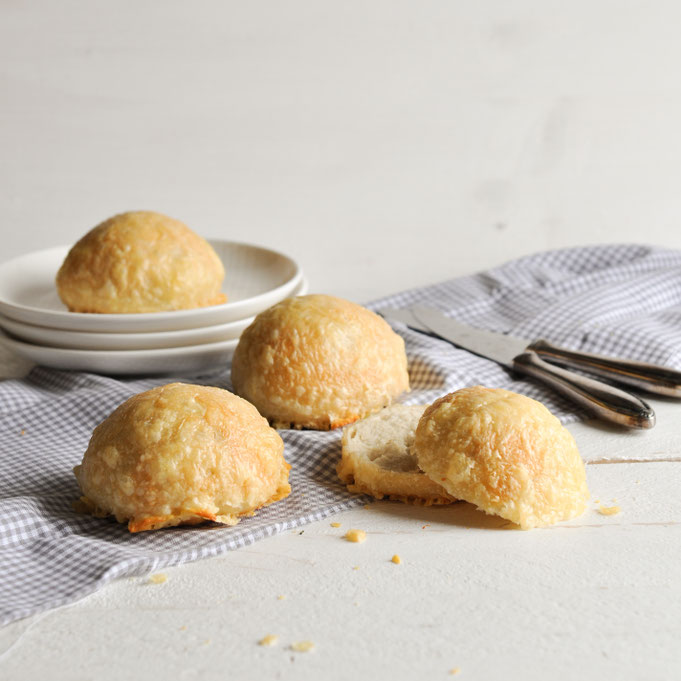 Käsebrötchen aus Pizzateig schnell und einfach