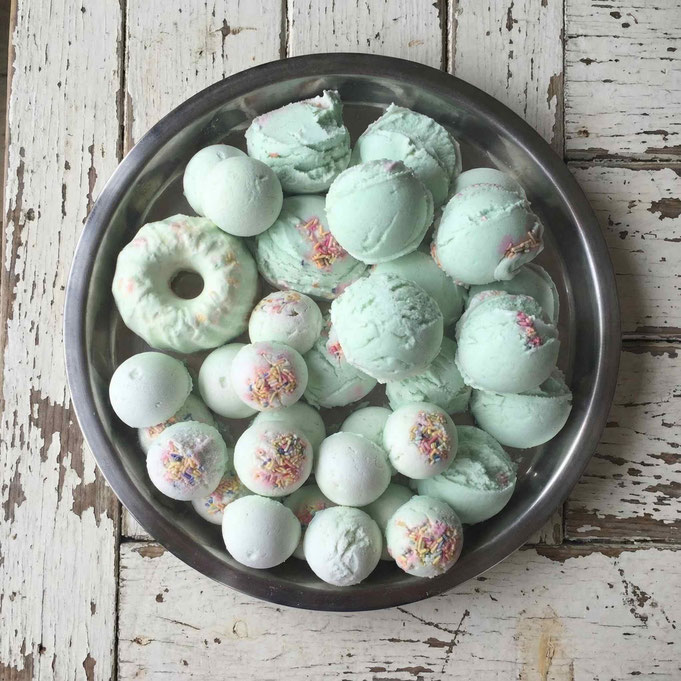 Badekugeln selbst gemacht, Badezusatz selbst gemacht, Badekekse Thermomix, Bade-Kekse Thermomix, Bade-Kekse, Badekugeln mit Schaum