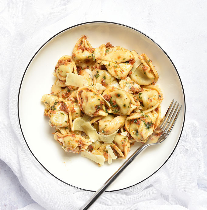 Tortellini aglio e Olio Tomaten Basilikum