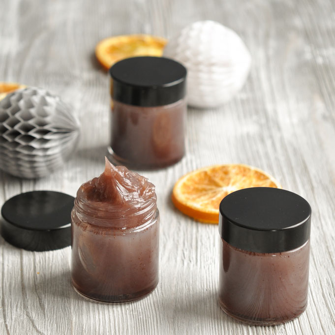 Lippenbutter, Lippenpflege mit Kakaobutter oder Sheabutter, Mandelöl, Kakao und Orangenöl, pflegt spröde Lippen, geschmacklich passt es sehr gut in die Vorweihnachtszeit, Geschenke zu Weihnachten, Advent, Adventskalender, vegan, Thermomix