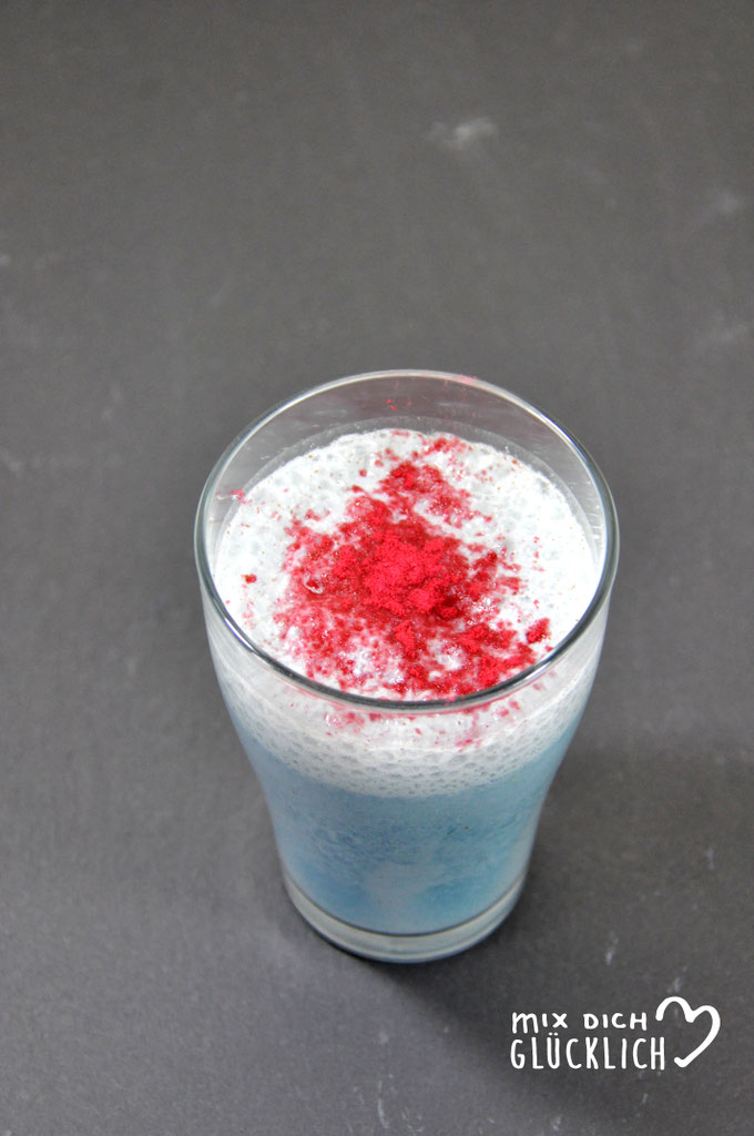 Einhorn Latte Smurf Latte aus dem Thermomix vegan Was ist dran am Trend Getränk Ist es ein Superfood oder eher ein Fungetränk?