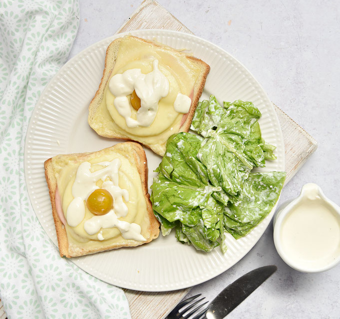 Toast Hawaii mit Knoblauchsoße