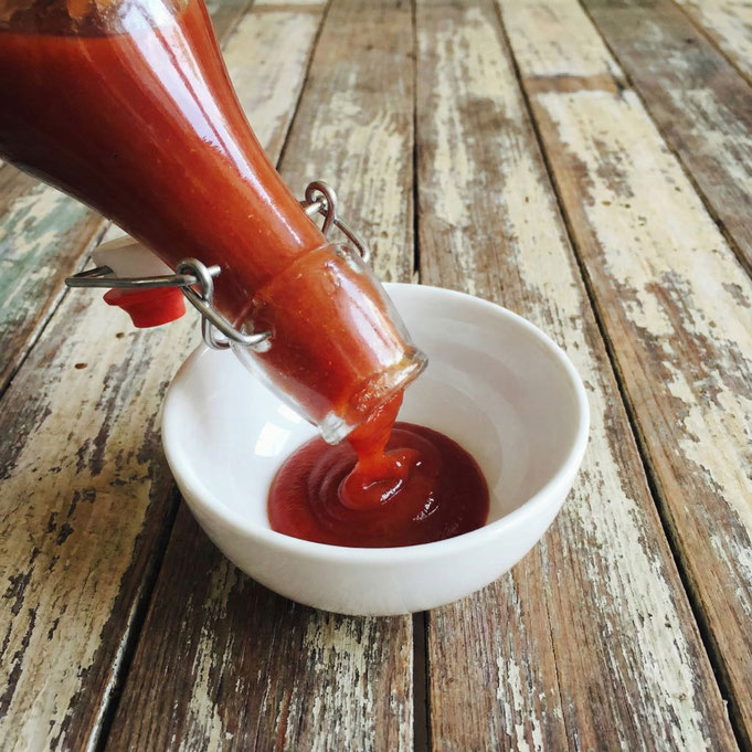 Ruck Zuck Ketchup, Ketchup selbst gemacht, Ketchup Thermomix, Tomatenketchup Thermomix, Ketchup vegan selbst gemacht, Ketchup vegan Thermomix, schneller Ketchup, 